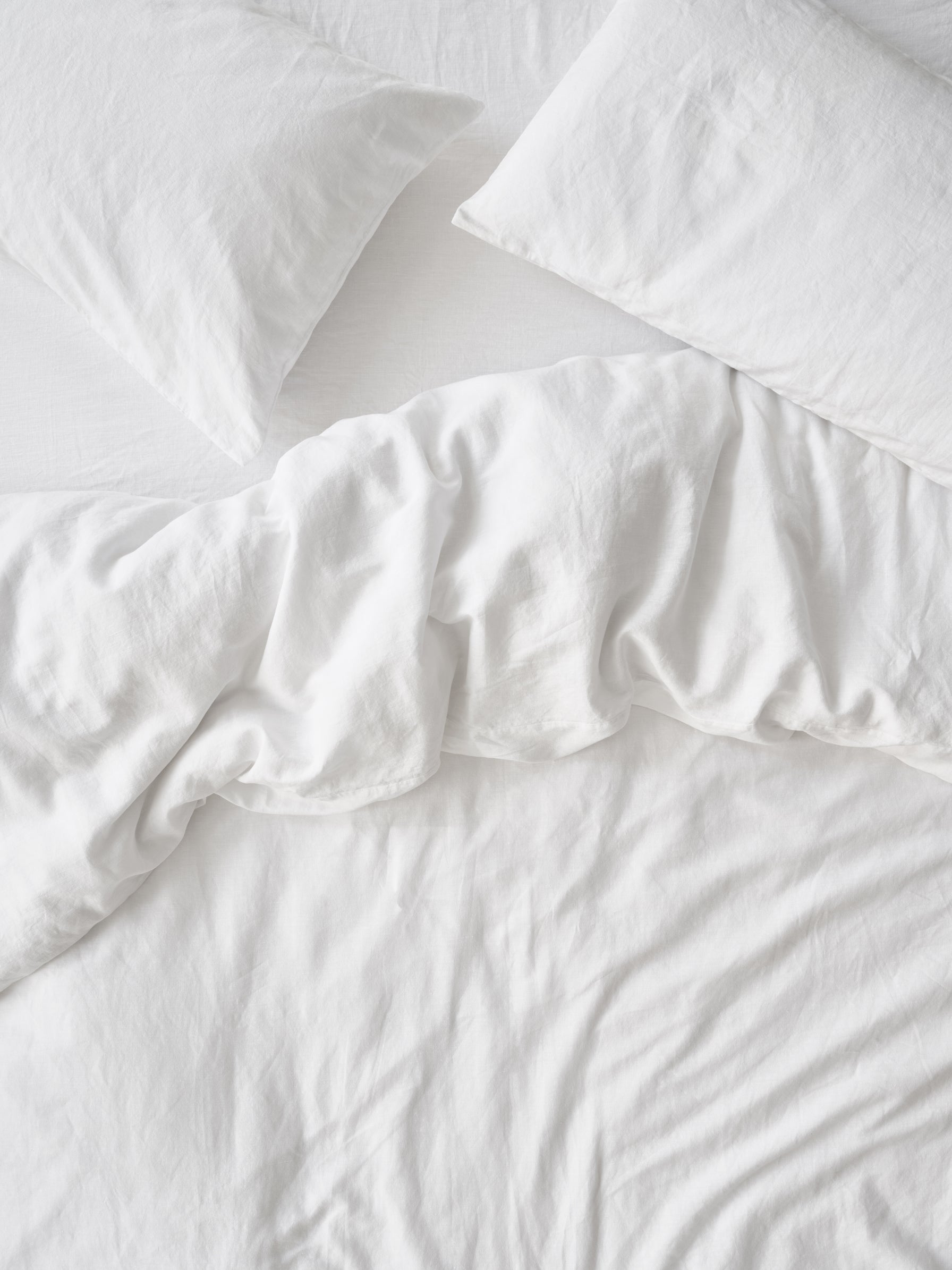 100_-LINEN-PLAIN-WHITE-OVERHEAD-LIFESTYLE-11.31.15_copy.jpg