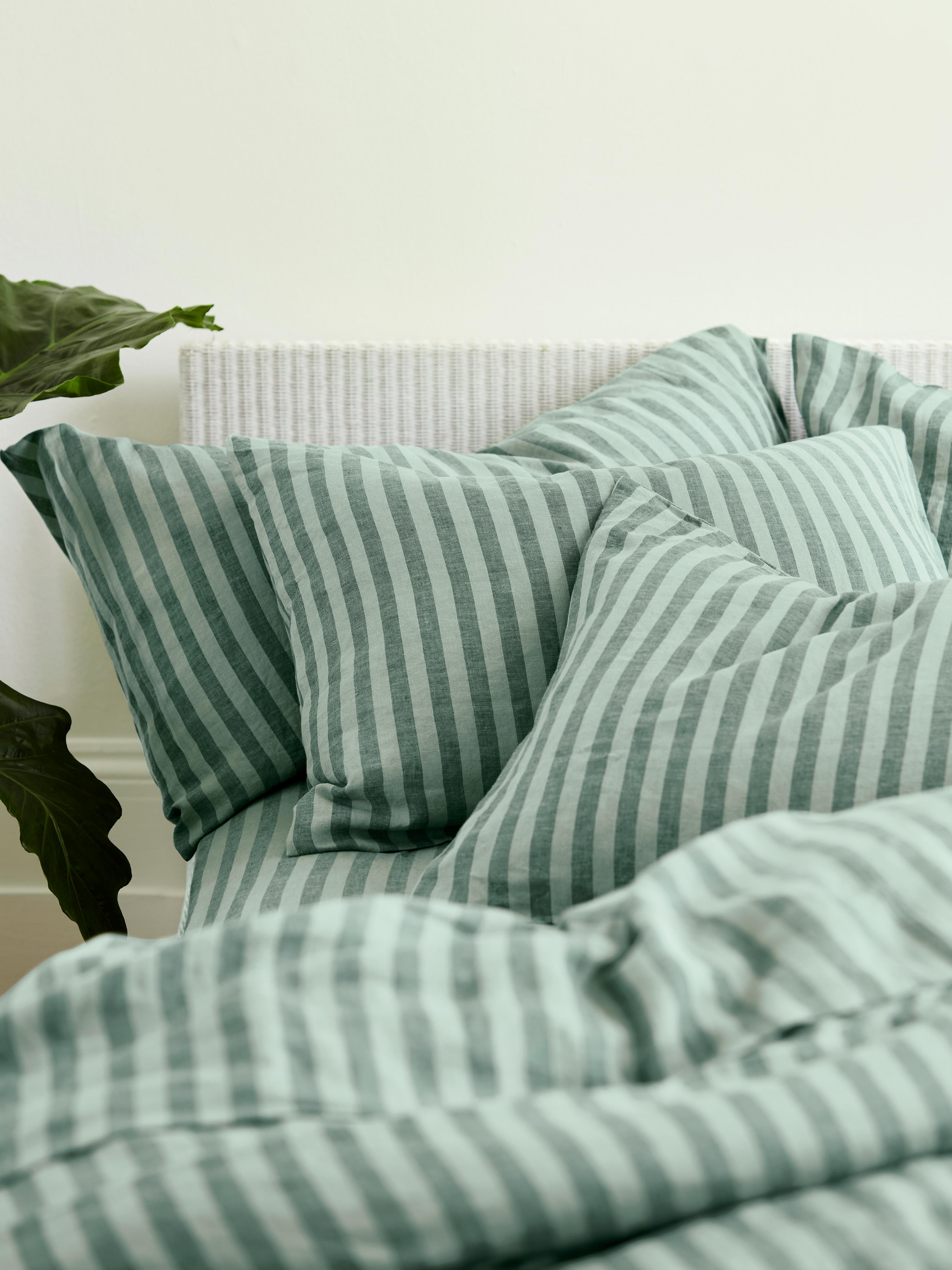 2023.04.20-Piglet-in-Bed-Chapter-2-33a0757M_hi-res_copy.jpg