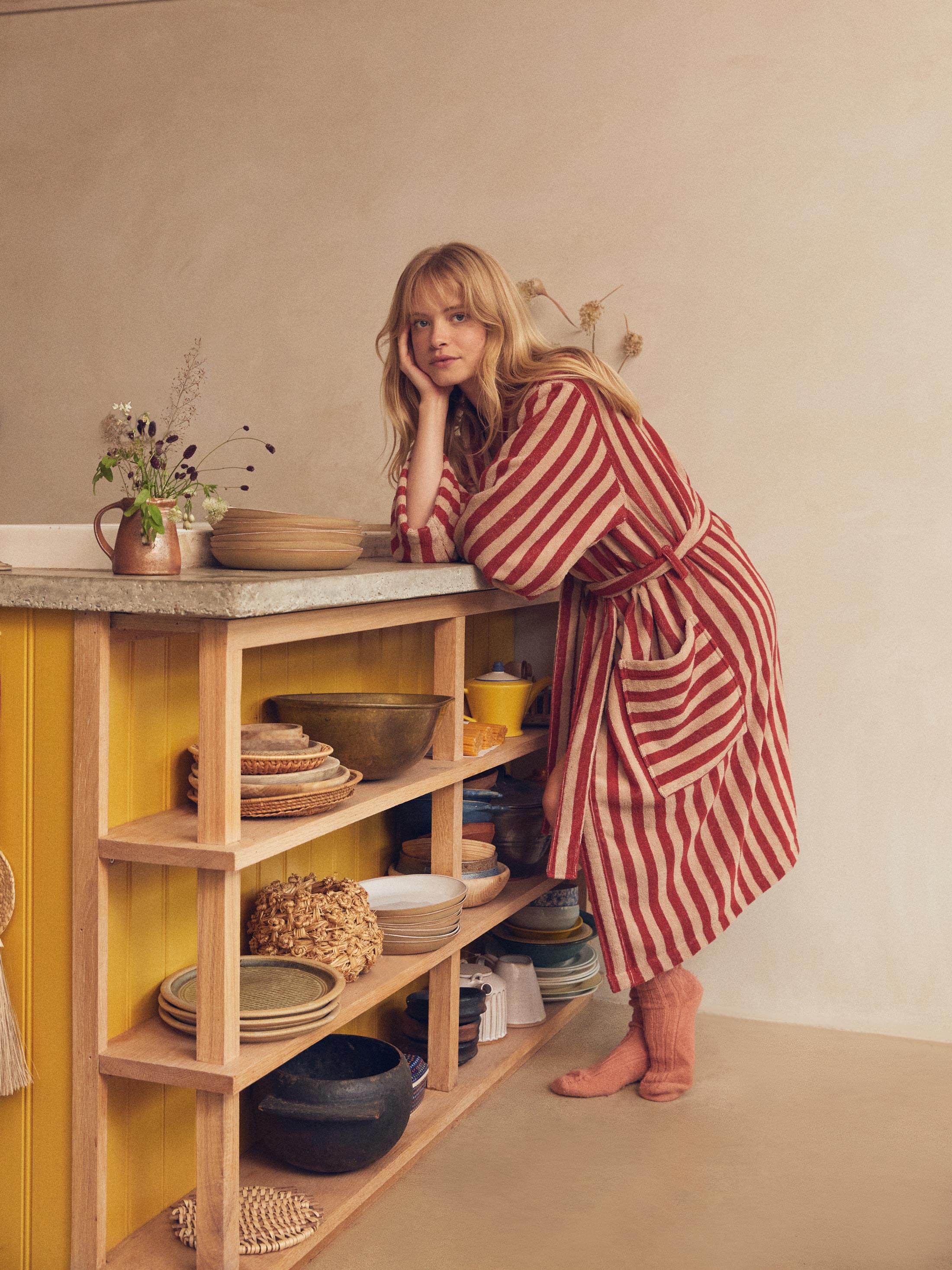 27_PEMBROKE_STRIPE_ROBE_075_94751106-4e48-4f39-b3fc-f78e2305bd5c.jpg