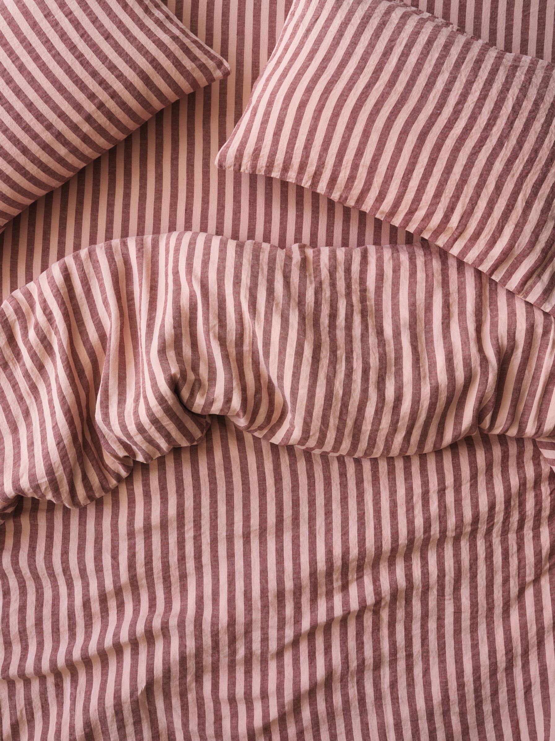 OH_PEM_STRIPE_RHUBARB_ROSE_032-copy_85269307-94f5-44c3-8f2a-8ea91bd4b60f.jpg