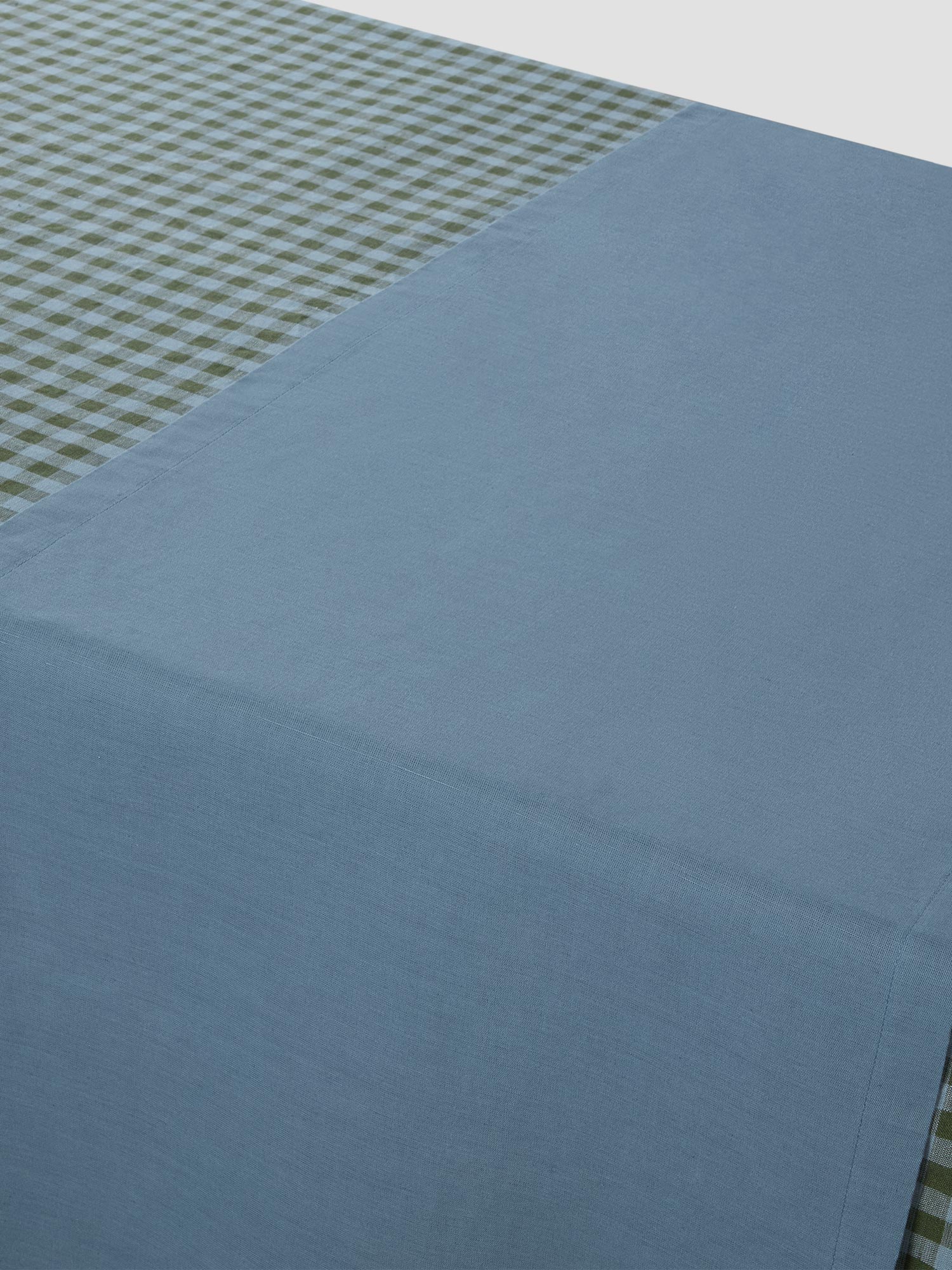 PLAIN-LINEN-BLEND-TABLEWARE-Table-RunnerDUSK-BLUETABLE.jpg