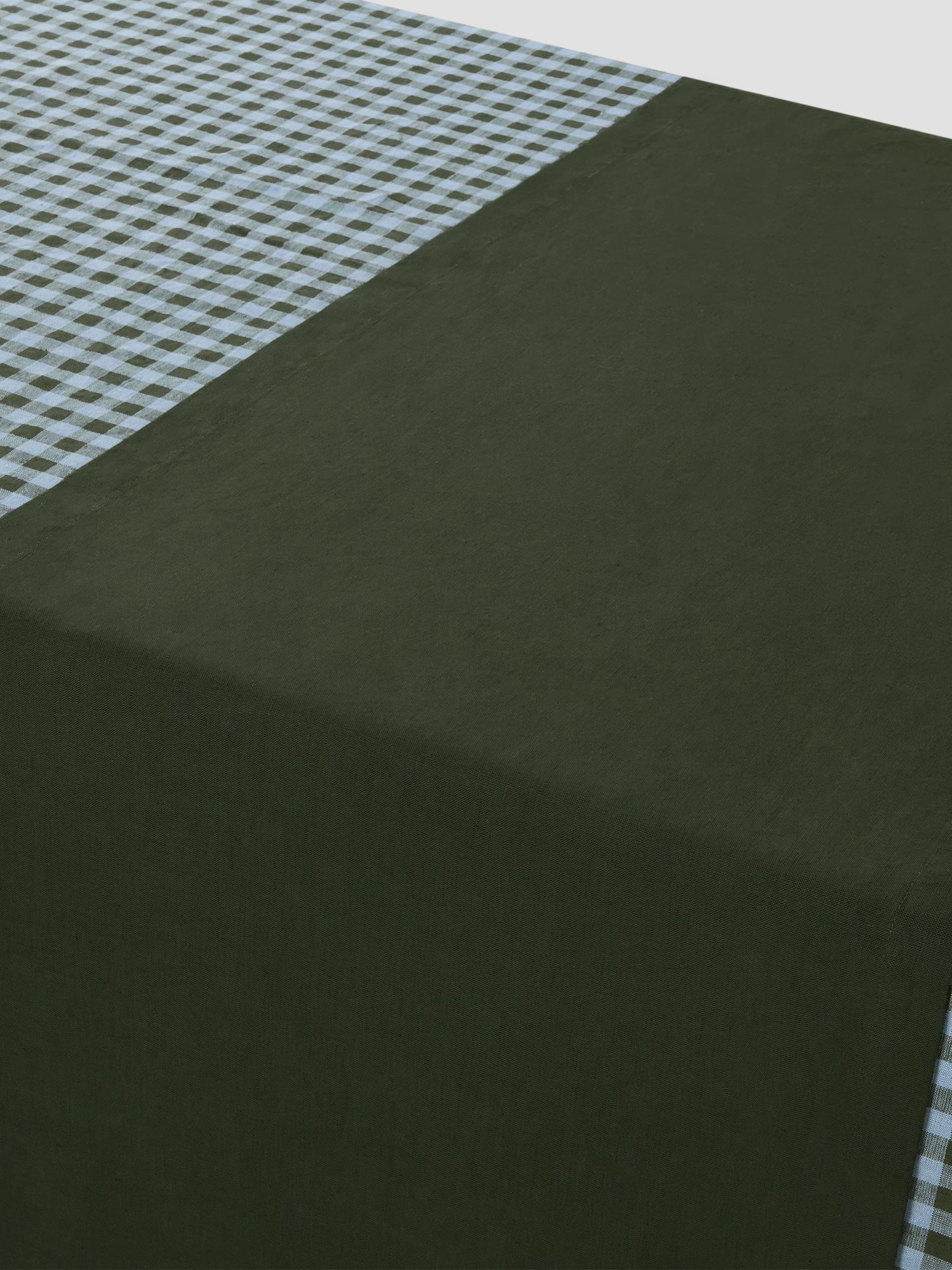 PLAIN-LINEN-BLEND-TABLEWARE-Table-RunnerFERN-GREENTABLE.jpg