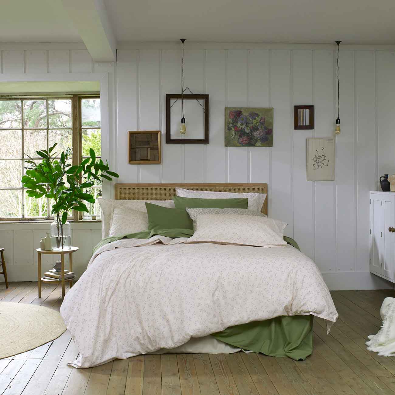 Piglet-in-Bed-Washed-Cotton-Bedding-Spring-Sprig1300X1300-Web_1_1.jpg
