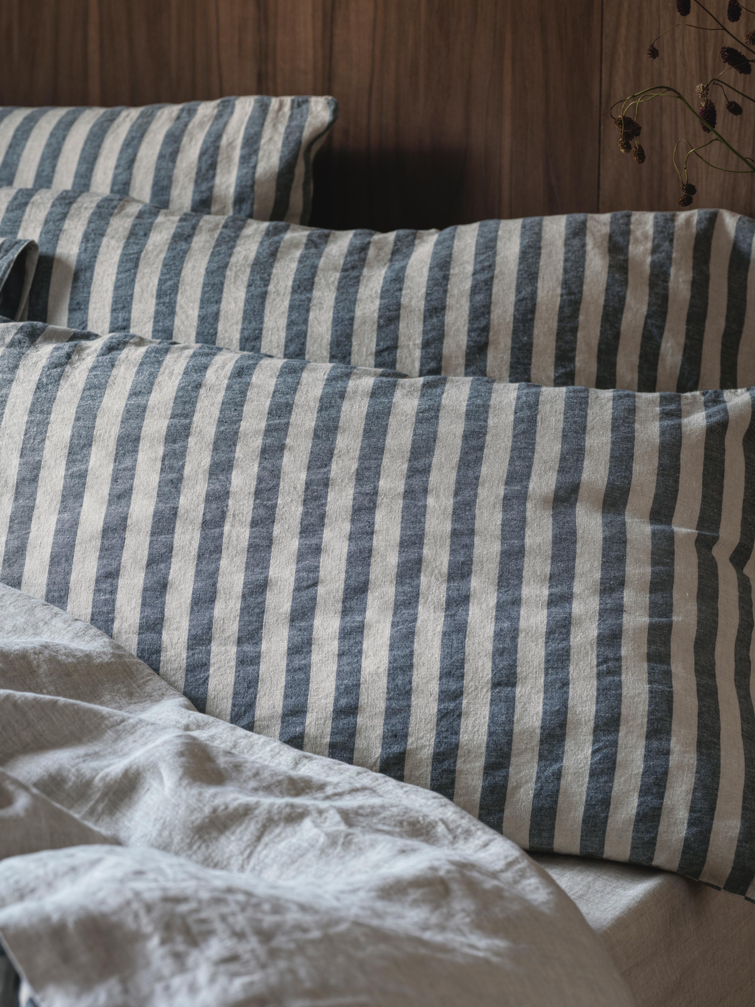 Piglet_07.24_Blue_Pembroke_Stripe_0180.jpg1_copy.jpg