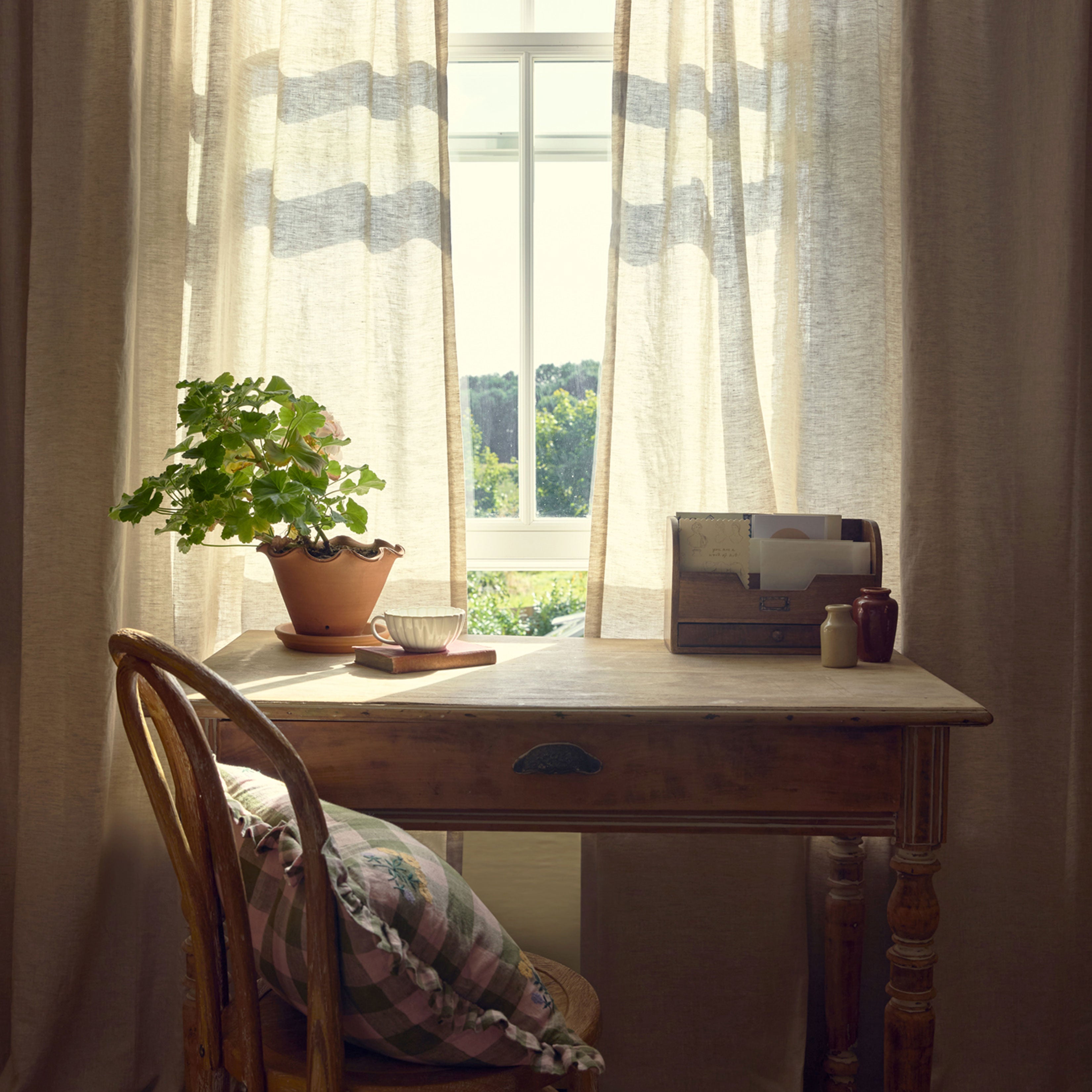 TobyMitchell2024_PIGLET_04_OATMEAL_CURTAINS_WEB.jpg