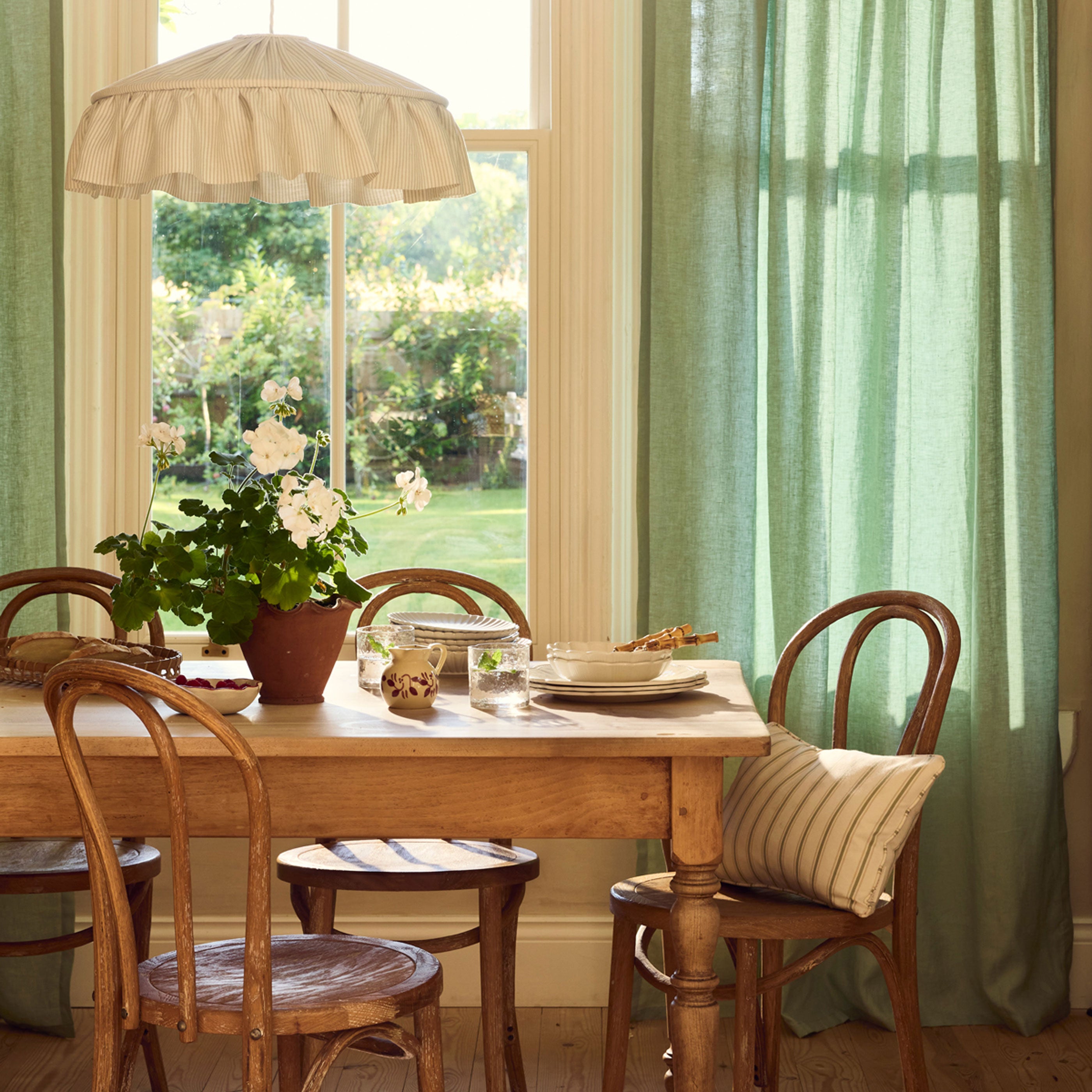 TobyMitchell2024_PIGLET_17_PALE_GREEN_LINEN_CURTAINS_WEB.jpg
