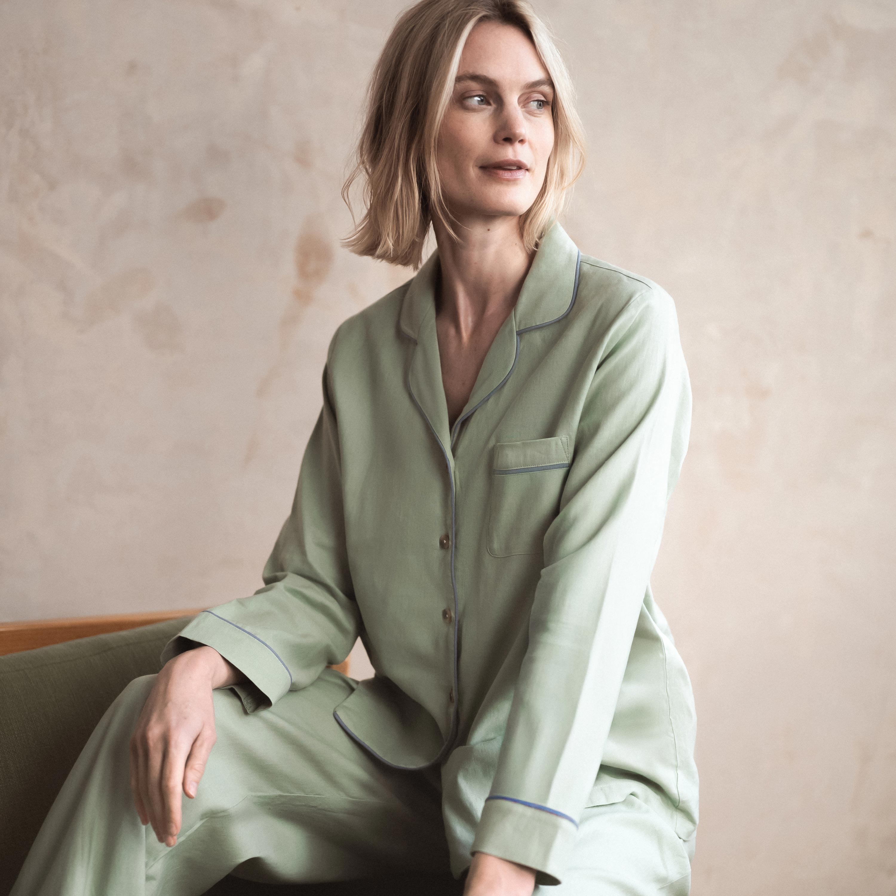 square_pigletinbed_sleepwear_4376.jpg
